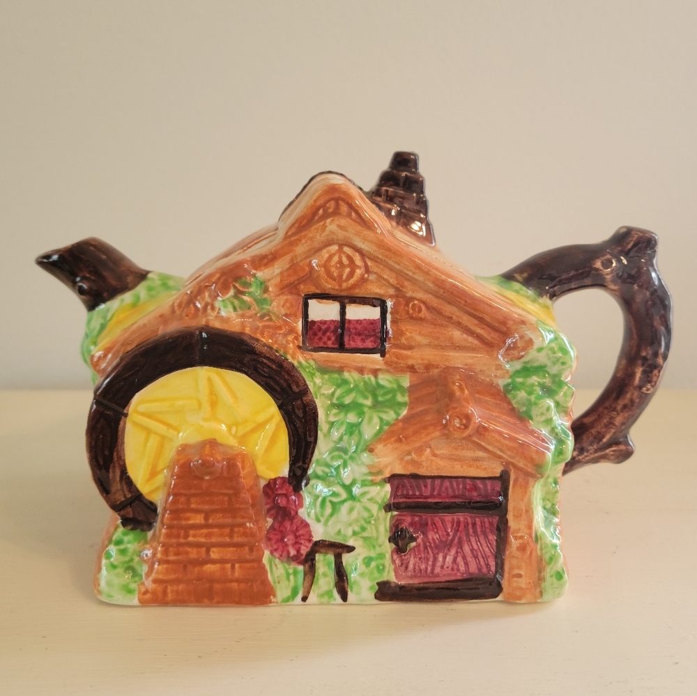 Log Cabin Cottage Teapot - Multicolor